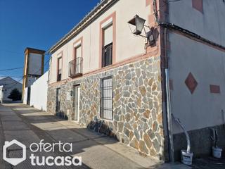 Piso en Bujalance. Oportunidad con piscina privada en la campiña cordobesa 288 m2