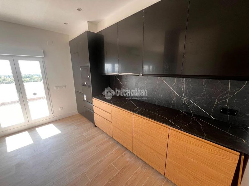 Foto c5e0f9fc-d6a0-42a9-806f-5cd4ff7c94d8. Piso  en venta en Casco Histórico de Barajas Madrid
