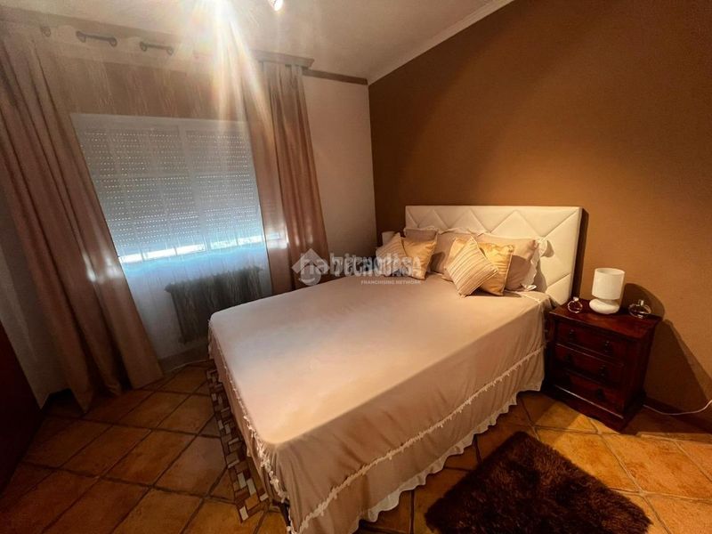 Foto a9c77c07-73a7-44c3-bd27-b47fe0461bca. Casa aparellada amb calefacció aparcament piscina a Madrid