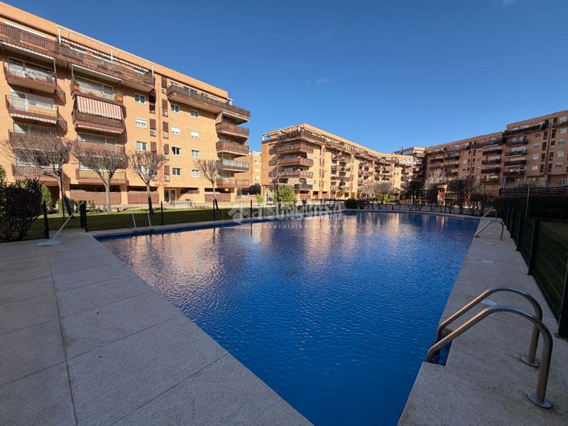 Foto b5b5c98a-0043-4648-8323-058877616d62. Pis amb calefacció piscina a Perlita Arganda del Rey