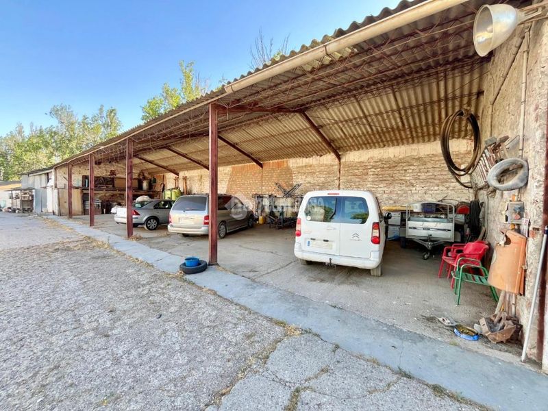 Foto c11308af-62d4-4eaf-83cc-b9cade96f48d. Finca rústica a Cartuja Baja Zaragoza