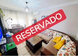 Pis en Reyes. Piso en venta en parla
