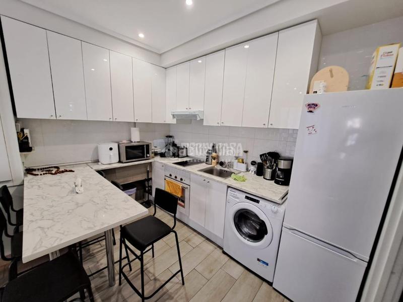 Foto 704300af-f675-488d-b020-0e6aad985f02. Etagenwohnung mit heizung in Reyes Parla