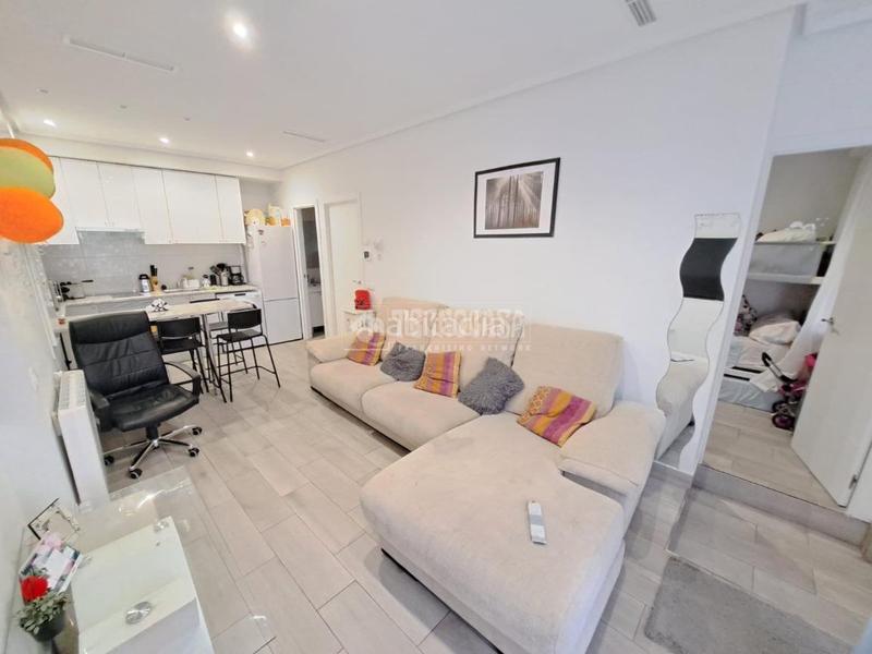 Foto 86b00b1c-9ac0-447e-95e6-481c172a9e00. Etagenwohnung mit heizung in Reyes Parla
