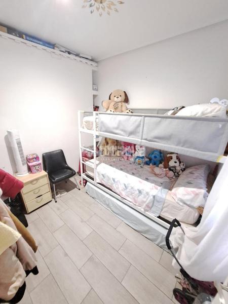 Foto 89678b72-220a-493a-a651-00da627f29ec. Etagenwohnung mit heizung in Reyes Parla