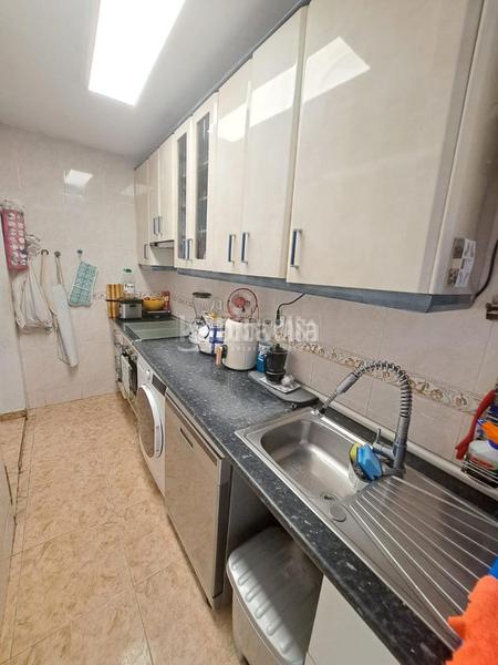 Foto 9eb3b710-9d09-47e2-9e3a-d508be30d96c. Piso  en venta en Reyes Parla