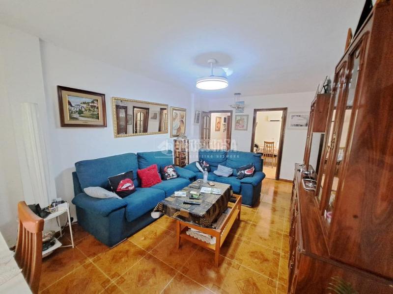 Foto cfc18f1a-bd2a-4b99-bfe5-bb70eec63fa8. Piso  en venta en Reyes Parla