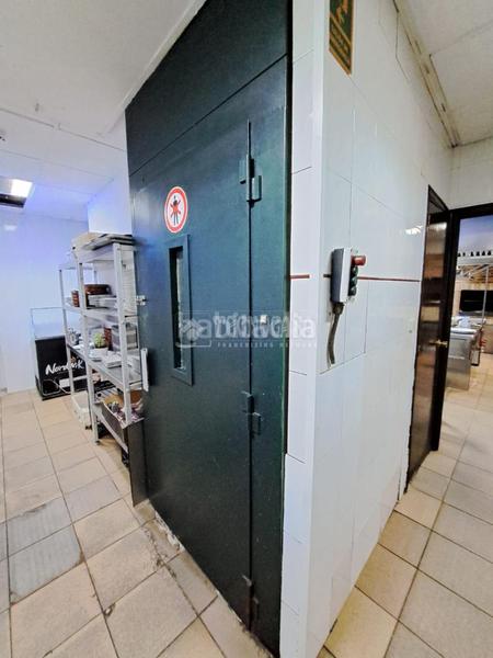 Foto 03c5bf66-f68b-4990-a76a-be4764e0996b. Locale commerciale in Pintores-Ferial Parla