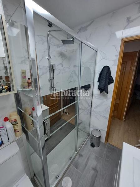 Foto 731b823c-0fd2-4921-a273-73a17f1b6b9e. Pis amb calefacció a Reyes Parla