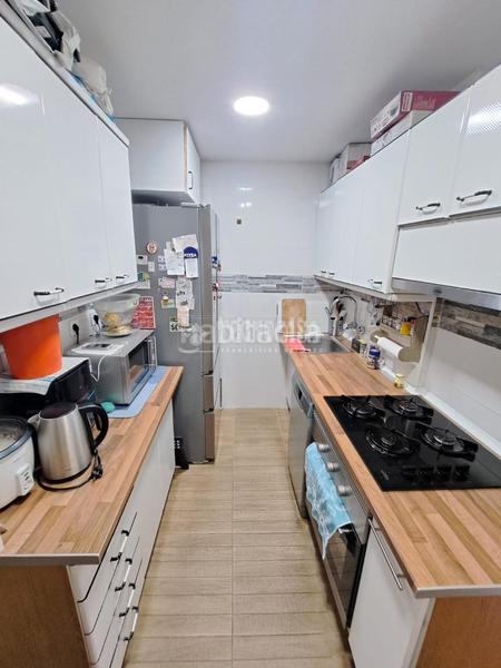 Foto a7c93a91-969d-4733-96ac-97cc030039d7. Pis amb calefacció a Reyes Parla