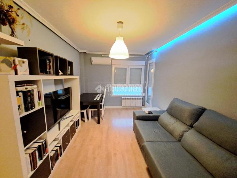 Foto 5b85f762-0a88-4fa9-a959-4a34ae6b06c2. Appartamento con riscaldamento in Reyes Parla