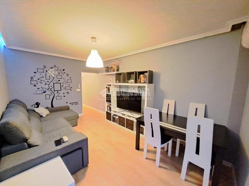 Foto fb3b2ad6-1839-4bc9-abf3-eab6cc7696bc. Appartamento con riscaldamento in Reyes Parla