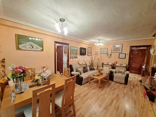 Pis a Reyes. Piso en venta en parla