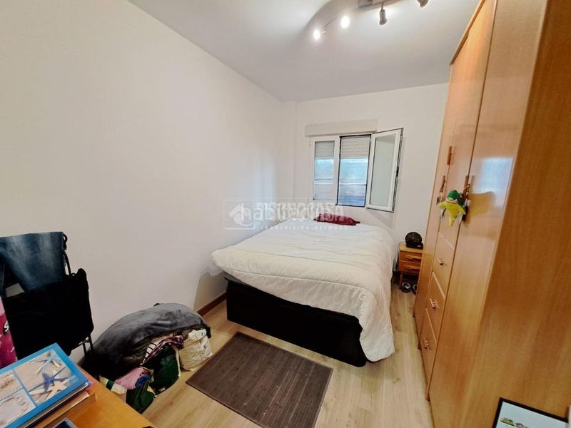 Foto 25da6f7d-8069-49ff-b1d8-8853d1e1b7aa. Pis a Reyes Parla