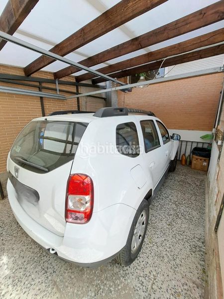 Foto 55be14aa-66d5-40e5-a271-b6e51fe887c9. Casa aparellada amb calefacció a Reyes Parla