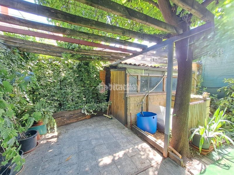 Foto b91a54dd-e8ea-4d50-a4e6-b4e487967d8c. Casa aparellada amb calefacció a Reyes Parla