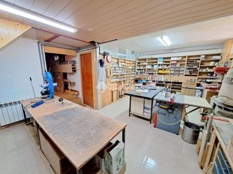 Foto ba55852c-e0a5-4950-8d48-97939fb360b8. Casa aparellada amb calefacció a Reyes Parla