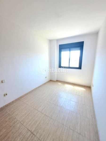Foto ee0a410e-6f47-4aba-b60c-336ac043cf16. Pis amb aparcament a Reyes Parla