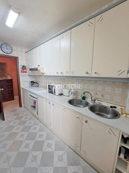 Foto 2ef1020c-2e04-44f4-97f6-e57778ac59a3. Piso  en venta en Reyes Parla