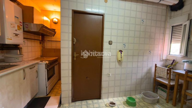 Foto ca81a5f9-700f-4076-b3ba-8299d3191f05. Piso  en venta en Palomeras Sureste Madrid