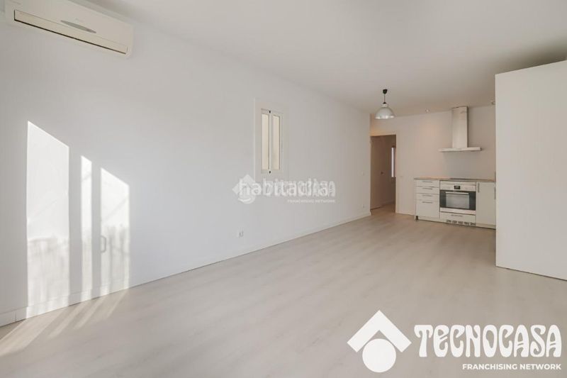 Foto b0276d1c-25a4-459d-af25-771448ce07c1. Àtic a Baix Guinardó Barcelona