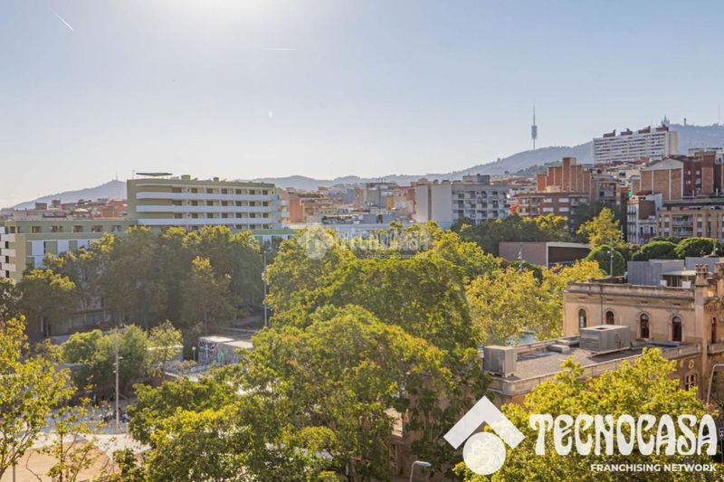 Foto c80f81fb-ce17-40d2-a862-b320df0bf229. Àtic a Baix Guinardó Barcelona