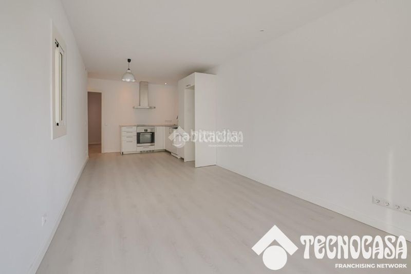 Foto cbe0a7ed-4ba2-4fd3-92a3-c54c1d390a7b. Àtic a Baix Guinardó Barcelona