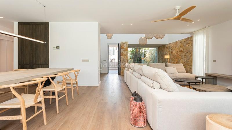 Foto d0990413-a4d4-4f51-9829-b73907f2e9b9. Chalet con riscaldamento parcheggio piscina in Vallpineda-Santa Bàrbara Sitges