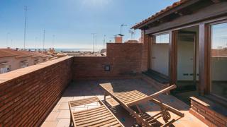 Xalet a Vista Alegre. Casa adosada con terraza