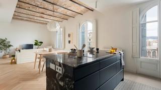 Apartament a La Nova Esquerra de lEixample. Piso recin reformado en eixample