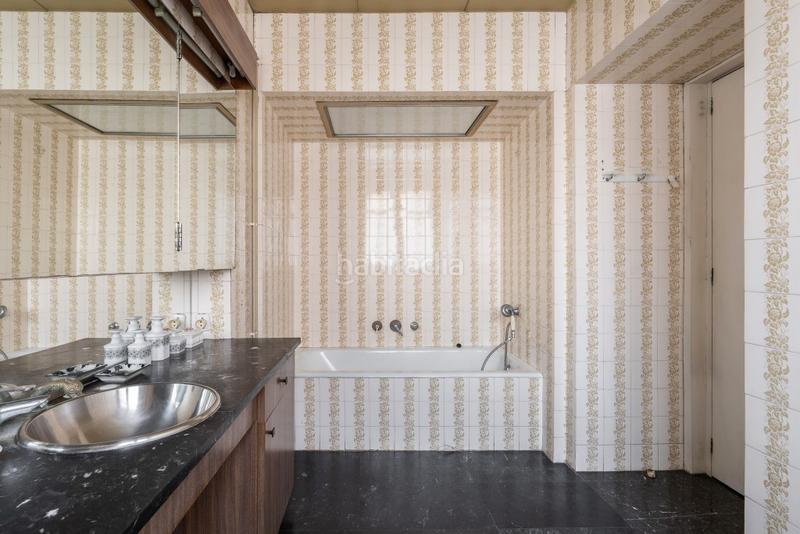 Foto 20baeff1-850b-4379-af1b-b65149288744. Apartamento dos pisos esquineros con terraza en sant gervasi en Barcelona