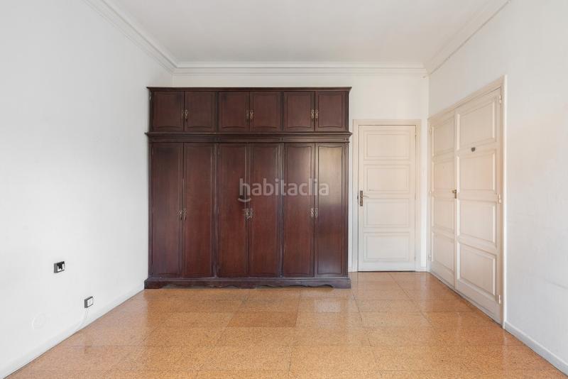 Foto 282fd11e-f504-4c3a-a421-22649532886b. Apartamento dos pisos esquineros con terraza en sant gervasi en Barcelona