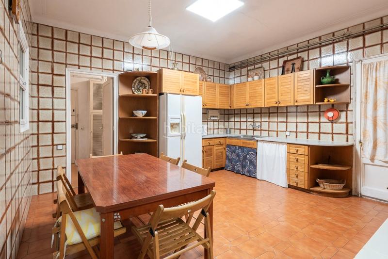 Foto 481397b2-673f-4fd5-898b-eb1f643733db. Apartamento dos pisos esquineros con terraza en sant gervasi en Barcelona