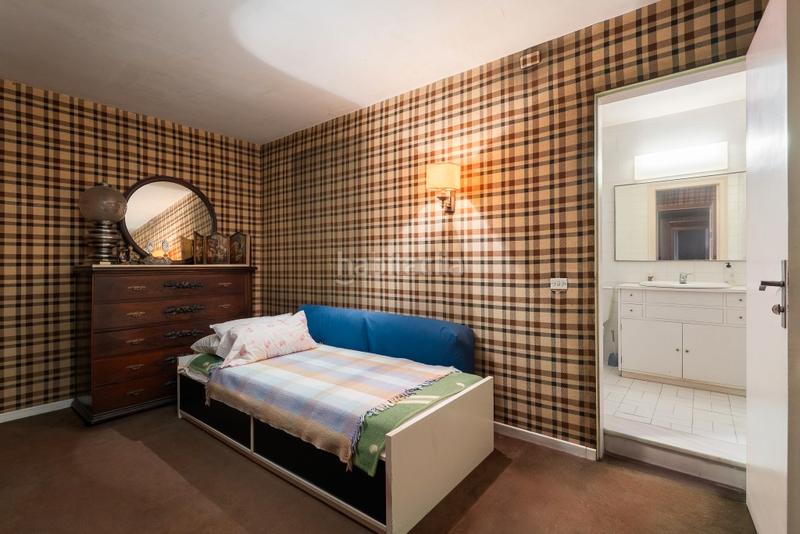 Foto ba6c6098-d283-4fbf-b39f-214b05d24c77. Apartamento dos pisos esquineros con terraza en sant gervasi en Barcelona