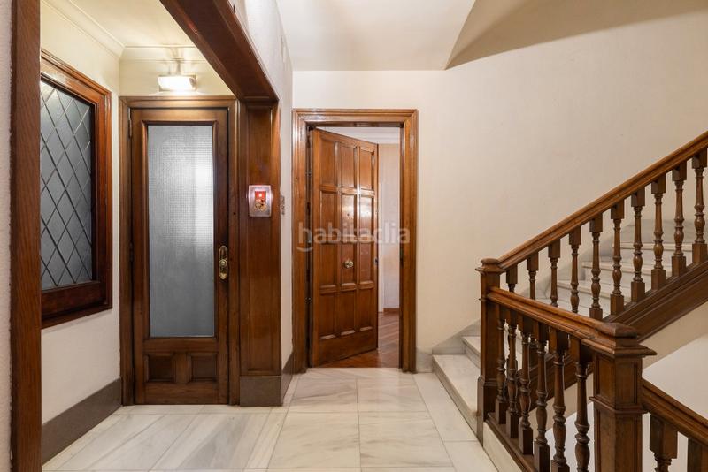 Foto ca21272d-e4d3-47dc-a0c8-8d54df243789. Apartamento dos pisos esquineros con terraza en sant gervasi en Barcelona