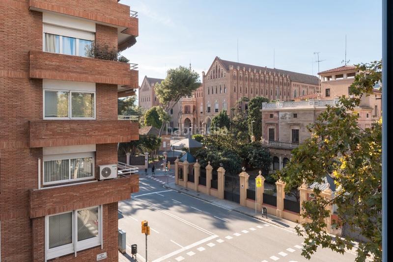 Foto e51ec1f2-a1f9-4d2e-b768-358e8c943314. Apartamento dos pisos esquineros con terraza en sant gervasi en Barcelona
