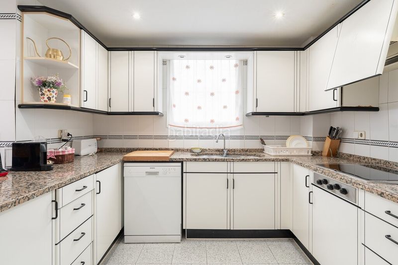 Foto 3214cd88-2756-4906-8aa5-44c8d107a06f. Àtic amb aparcament a La Nova Esquerra de l´Eixample Barcelona