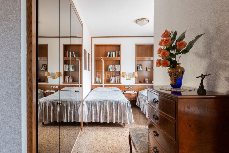 Foto 3fb58866-2593-4e22-93c9-060527ec149c. Àtic amb aparcament a La Nova Esquerra de l´Eixample Barcelona