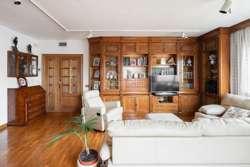 Foto 41366f38-44af-4a65-a8c5-1d663869197b. Àtic amb aparcament a La Nova Esquerra de l´Eixample Barcelona