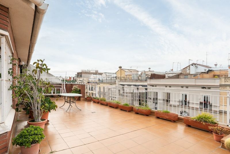 Foto 8014970e-1d41-4eb0-b73f-6d660b24b8ec. Àtic amb aparcament a La Nova Esquerra de l´Eixample Barcelona