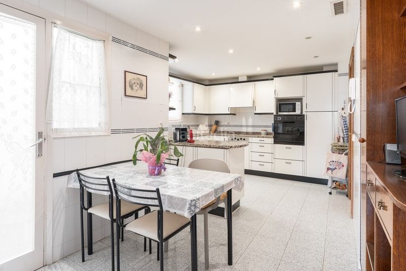 Foto b9f7a9ed-fcc5-42a9-8272-c98c72ac6365. Àtic amb aparcament a La Nova Esquerra de l´Eixample Barcelona