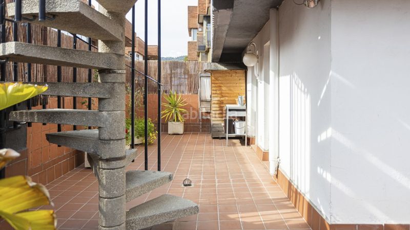 Foto 1fb98222-91a8-4bb7-b4be-266b37605463. Àtic amb aparcament piscina a Tres Torres Barcelona