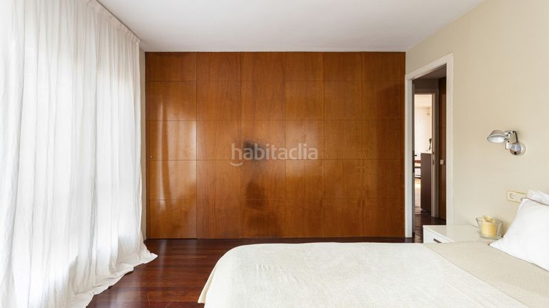 Foto 251f18f6-ee65-4553-998e-b26268bf29c2. Àtic amb aparcament piscina a Tres Torres Barcelona