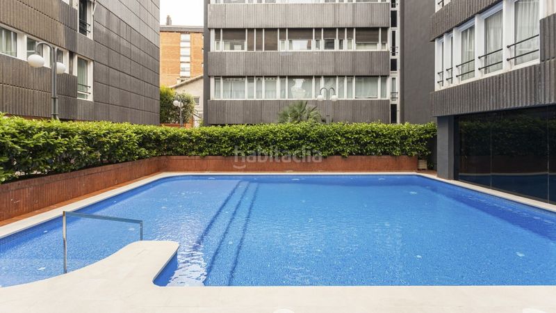 Foto 330ddf57-a342-4b12-b115-7a05cb4ce400. Àtic amb aparcament piscina a Tres Torres Barcelona