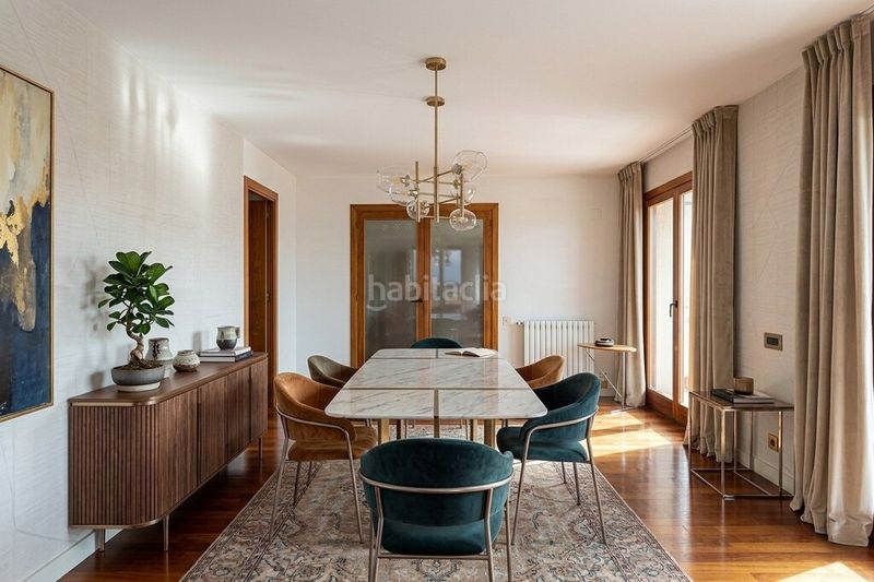 Foto 36e9668e-738b-4d2a-95e7-654da0f889d1. Àtic amb aparcament piscina a Tres Torres Barcelona