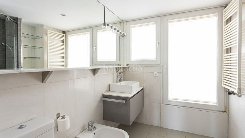 Foto 45ada65c-4dc6-4b14-a3ac-d9d19868e552. Àtic amb aparcament piscina a Tres Torres Barcelona