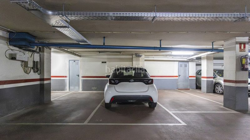 Foto 501f16bd-ad87-4ecf-a278-3ffac00acc12. Àtic amb aparcament piscina a Tres Torres Barcelona