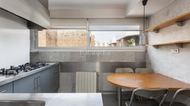 Foto 5c338100-109b-4db9-89ab-95380f69b83e. Àtic amb aparcament piscina a Tres Torres Barcelona