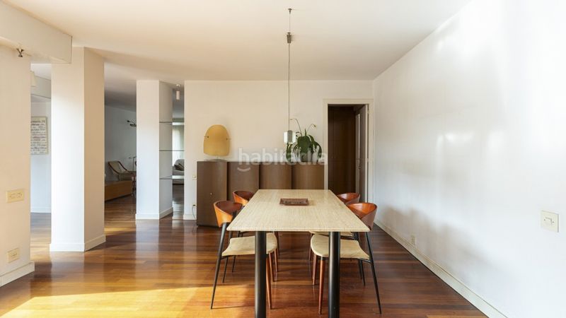 Foto 7572a88d-da2b-4c8d-b44c-d220dbdc0393. Àtic amb aparcament piscina a Tres Torres Barcelona