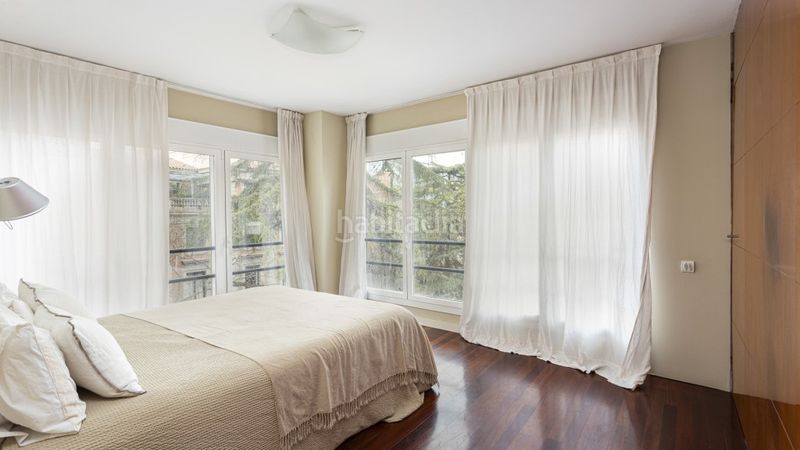 Foto 83a79af0-6534-45f6-828d-266335de6da7. Àtic amb aparcament piscina a Tres Torres Barcelona